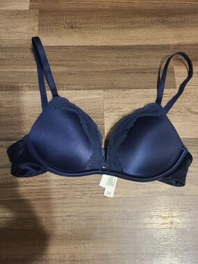 Smooth Lace Trim Push-up Underwire Bra in Navy